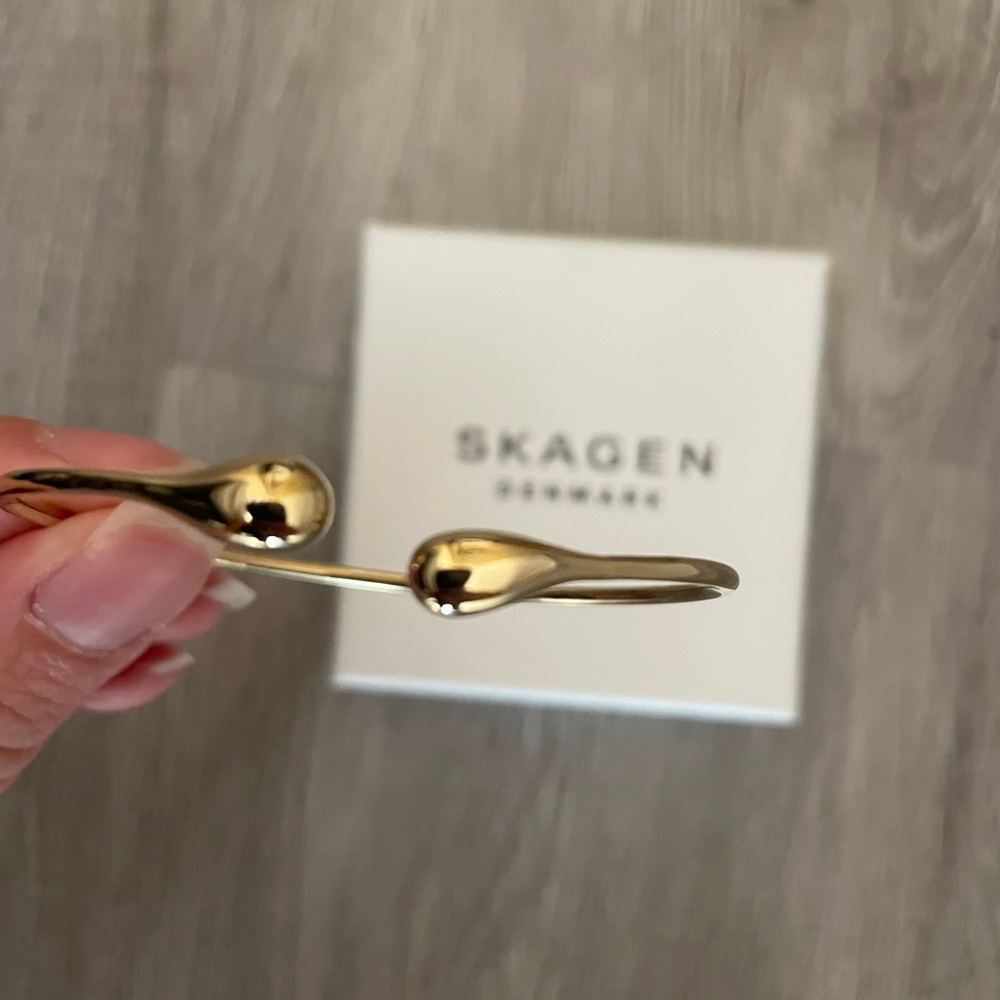 NEW Skagen Kariana Gold Minimalist Bracelet - Picture 2 of 5